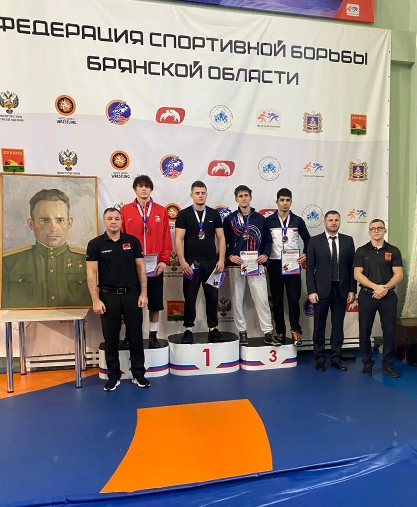 Успехи на соревнованиях по вольной борьбе