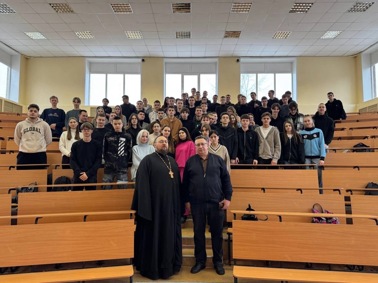 Встреча иерея отдела духовно-нравственного воспитания молодежи Брянской епархии Виктора Коврижко со студентами БГИТУ